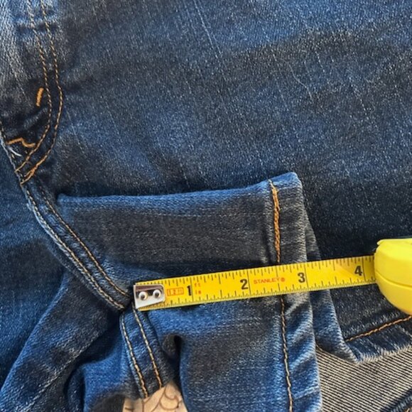 Levi's 3" jean shorts - Picture 8 of 11